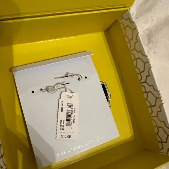 3 brand new pieces of Kendra Scott. Still has tags comes box and jewelry bag. - Picture 4 of 4